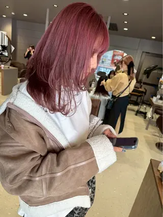 セミロング 透明感カラー／ 艶髪／たなべだい🦖のヘアスタイル