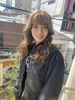 ロング qiie ワンカラー ダブルカラーのヘアスタイル