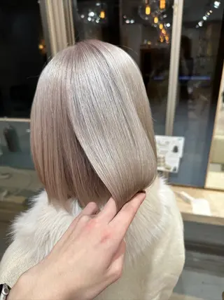 ミディアム カラー ハイトーンレイヤー 顔まわりSOTAのヘアスタイル