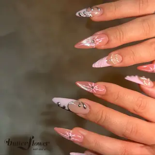 ネイル butterflower所属・藤井 里世のネイルデザイン