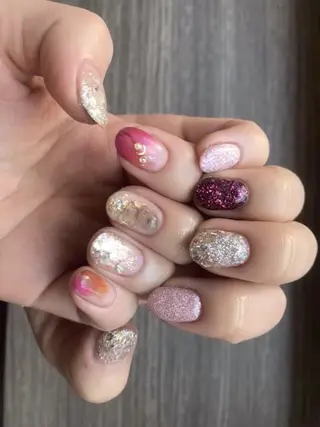 ネイル 指名支持率NO.1 スタイリストのヘアスタイル