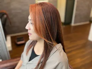 ロング カラー 松本 茜のヘアスタイル