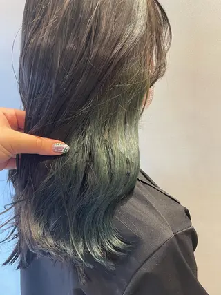 セミロング カラー 森 遥菜のヘアスタイル