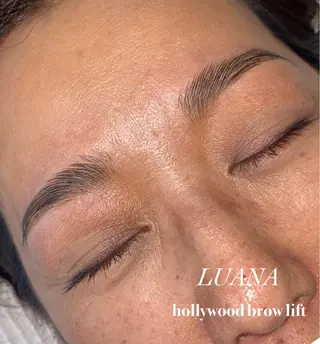 アイブロウ LUANA TAKAKOの眉毛・アイブロウイメージ