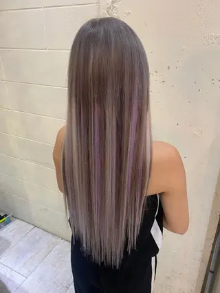 ロング カラー ササ キのヘアスタイル