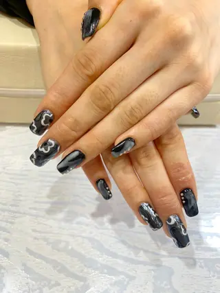 ネイル Nest 岩崎のネイルデザイン