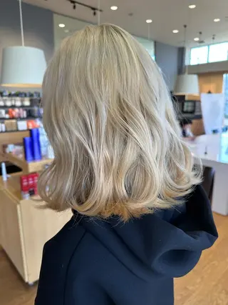 カラー 梶原 美保のヘアスタイル