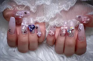 ネイル She   Nail所属・ISA_ BELLAのネイルデザイン