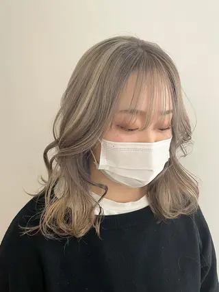 カラー 🎀ボブ+ハイトーン シュカ👶🏻のヘアスタイル