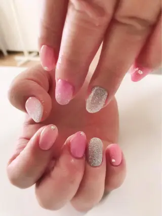 ネイル Lily Roseスタッフ一同のマツエク・マツパデザイン