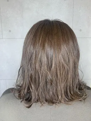 ミディアム カラー 高橋友里亜 /フリーランスのヘアスタイル