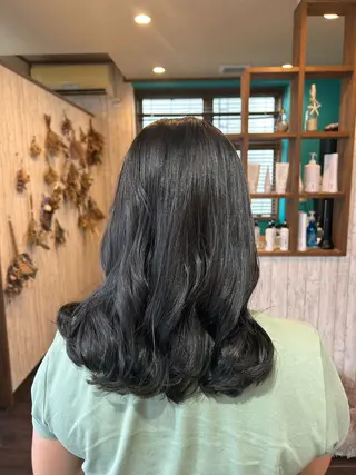 ミディアム カラー 早坂 さくらのヘアスタイル