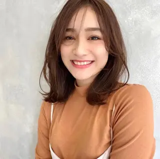 ミディアム カラー 💫期間限定価格💫 似合わせカット🧚のヘアスタイル