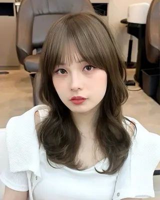 ミディアム カラー Aura所属・丸山 心 / 艶カラーのヘアスタイル