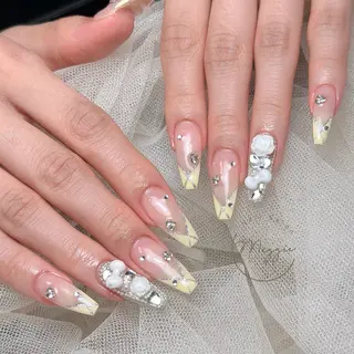 ネイル Maggie Nail🦩のネイルデザイン