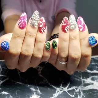 ミディアム ネイル クロキ 。のネイルデザイン