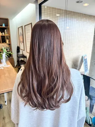 ロング カラー ツキダテ ユイのヘアスタイル