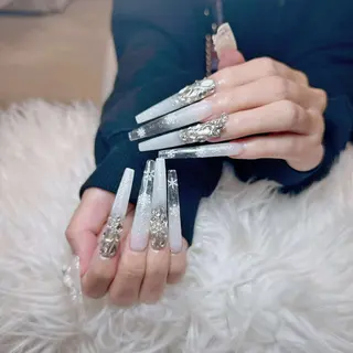 ネイル Mio_ Noiranailのネイルデザイン