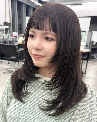 ミディアム カラー レイヤー/透明感/ 顔周り/kana🩰のヘアスタイル