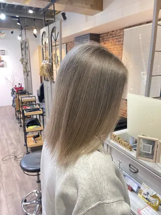 セミロング カラー Felice Erikaのヘアスタイル