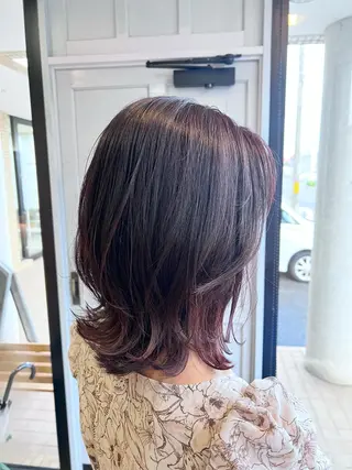 ミディアム カラー ツキダテ ユイのヘアスタイル
