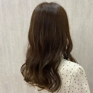 セミロング カラー 🫧透け感⋆艶髪💎 山口アヤカのヘアスタイル