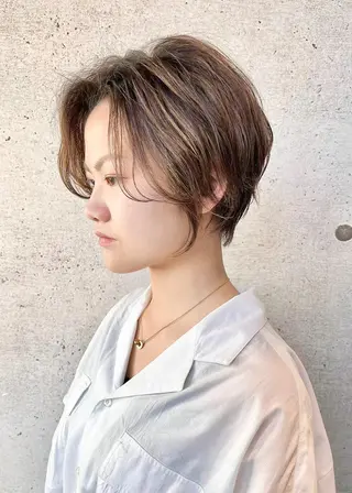 ショート ＿WHITE鳳店 アンダーバーホワイトのヘアスタイル