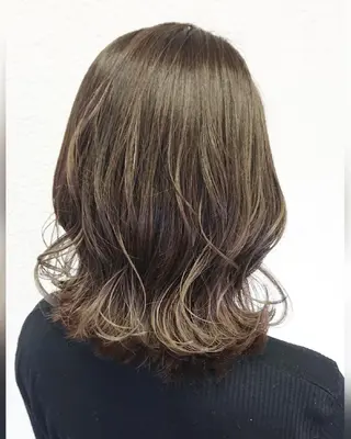 ミディアム カラー ACROあべの店所属・艶カラー/インナー /グラデ/大西小百合のヘアスタイル