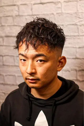 ショート パーマ メンズ 銀座マツナガ新宿野村ビル店所属・メンズカット 佐藤優菜のヘアスタイル