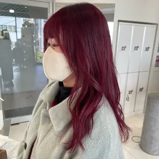 セミロング 由比藤理子 ブリーチカラー🌈のヘアスタイル