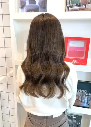 ロング みなもと ちはるのヘアスタイル