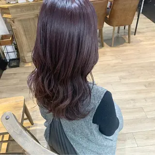 ミディアム カラー いけだ　ひかり ハイライトくびれヘアのヘアスタイル