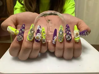 ネイル フラワー ムーンのネイルデザイン