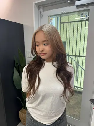 ロング カラー ハイトーン&髪質改善 ＆韓国エクステ🤎のヘアスタイル