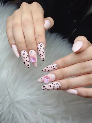ネイル Lee Nailsのネイルデザイン