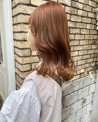 ミディアム レイヤー/グレージュ 🤍奥開梨恵のヘアスタイル