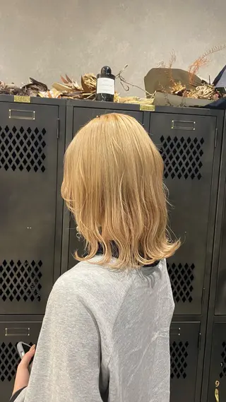 ミディアム waku所属・豊橋/菜月/ブリーチ /艶カラーハイトーンのヘアスタイル