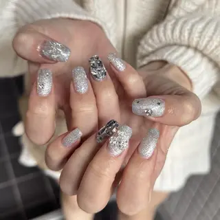 ミディアム 小川 柚香のネイルデザイン