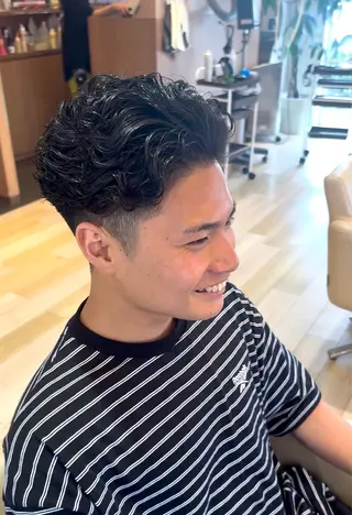 ショート パーマ メンズ cyan 水川和馬のヘアスタイル