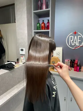 ロング RAF Sakuraのヘアスタイル