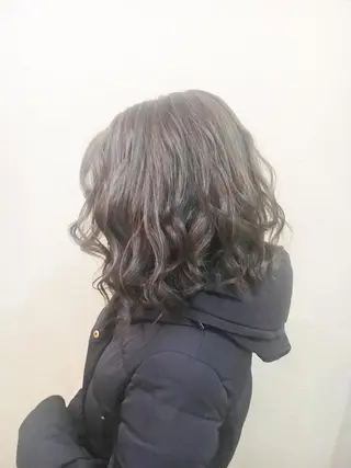 ミディアム LANI OOSAKAのヘアスタイル