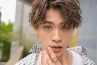 ショート カラー パーマ メンズ 🔥メンズ🔥かっこ いいが正義！代表柿崎のヘアスタイル