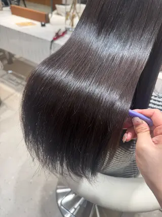 Ence 銀座所属・透明感カラー／ 縮毛矯正／まりなのヘアスタイル