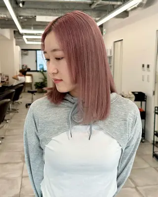 ミディアム カラー ブリーチなし/レイヤ ー特化🌈Tommyのヘアスタイル