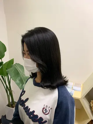 セミロング 透明感カラー wacoのヘアスタイル