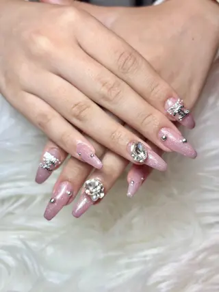 ネイル Lino.b所属・Aulu’b@ ayakaのネイルデザイン