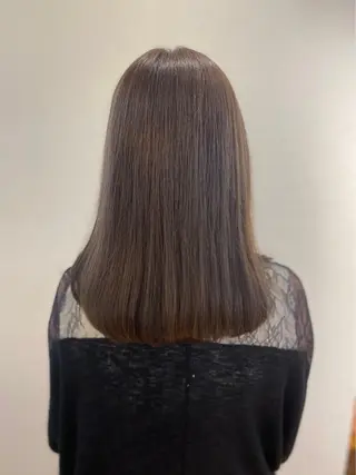 ミディアム カラー 伊藤 真生のヘアスタイル