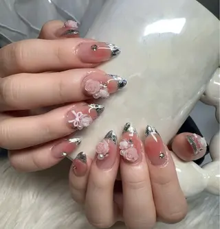 ネイル &ME ネイルサロンのネイルデザイン