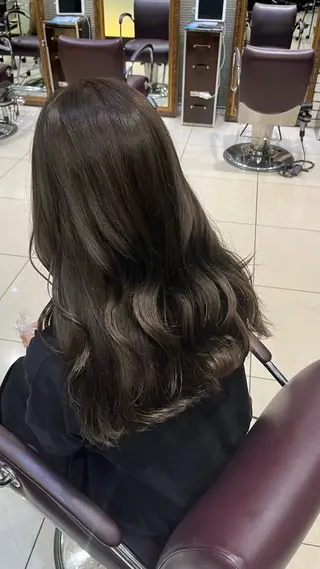 セミロング タンバルモリパーマ 礒井メンキのヘアスタイル