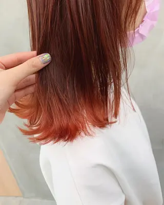 セミロング ブームボックス所属・🐝ハイトーンカラー hachi🐝のヘアスタイル